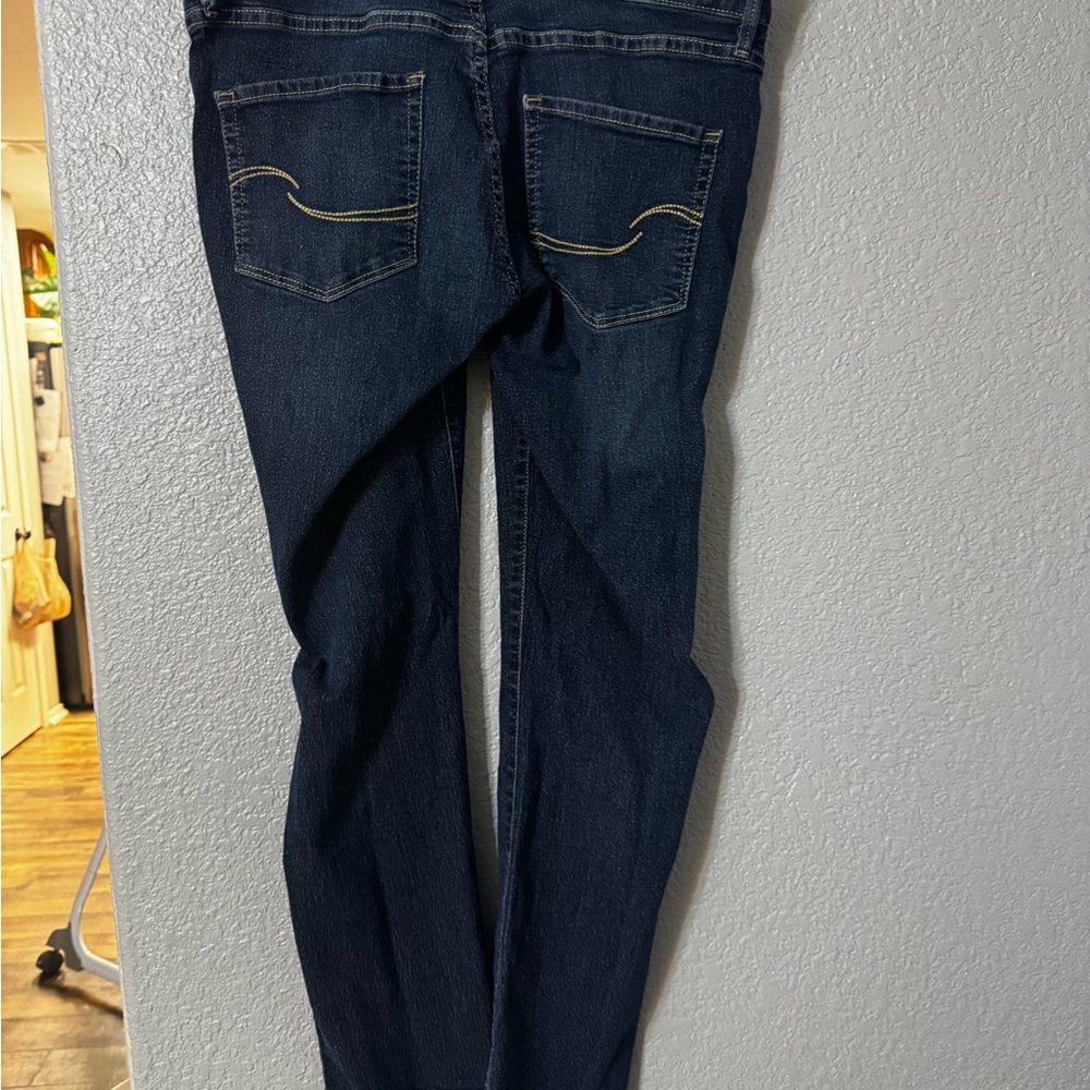 Signature by Levi Strauss Women’s Dark Wash Jeans | Size 6–8 Short | 28” Inseam - Picture 4 of 6